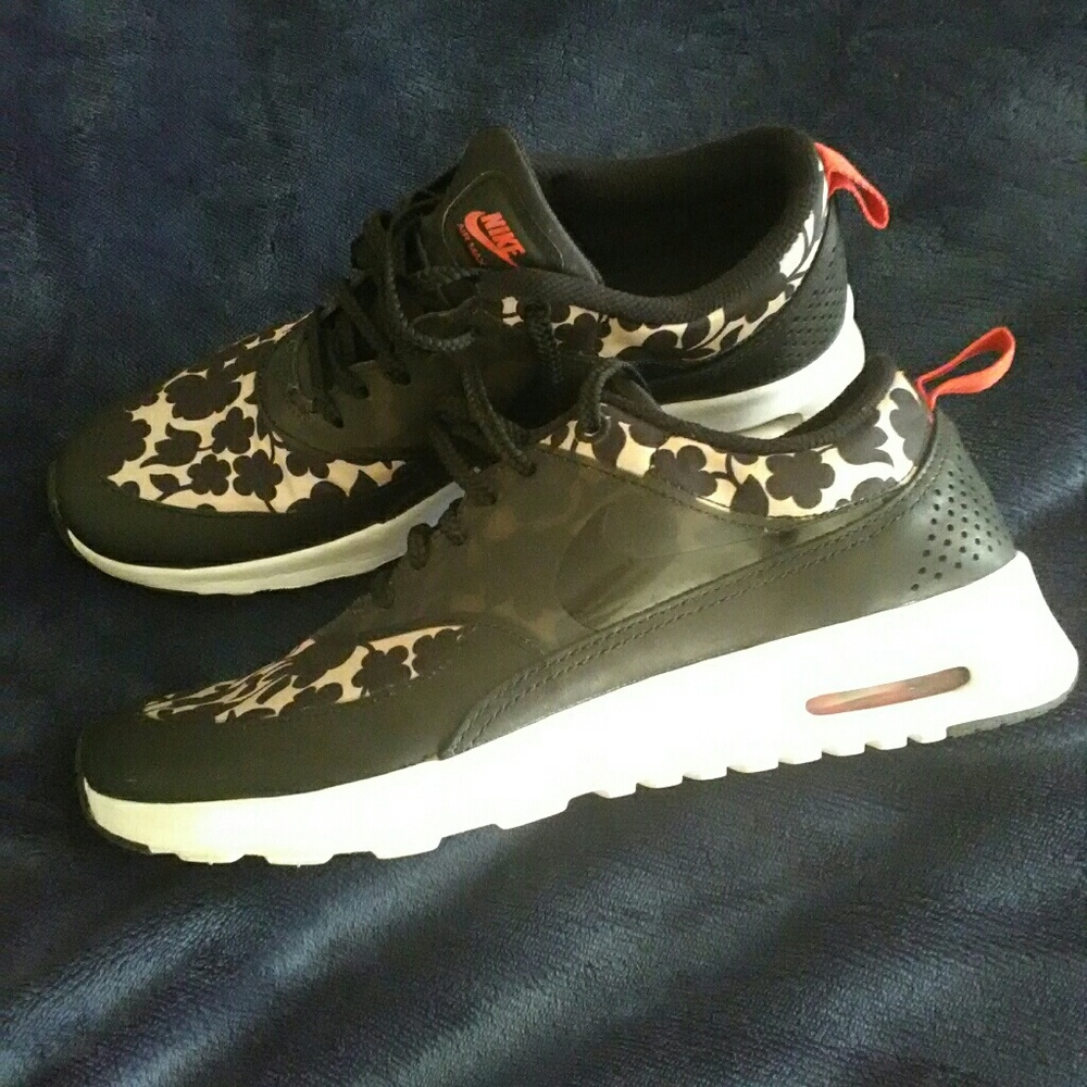 Nike (Thea)